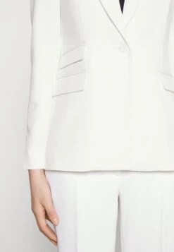 Bruuns Bazaar Rubysus Nora- Blazer - Snow White -Damesmode edf6ea3fbef34c0c826bc8390ab79200