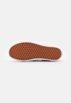 Vans Classic Slip On - Instappers - Pastel Pink -Damesmode f066edb057304c9f84d070c57a44769d