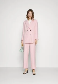 MARC CAIN Blazer - Soft Powder Pink -Damesmode f79c8fb4a197412eabcdc7cf4d19fb3f