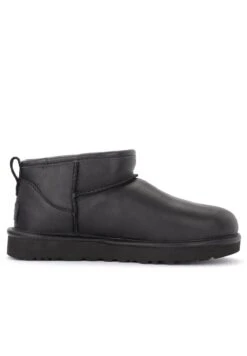 Ugg Korte Laarzen - Nero 11 Ugg Korte Laarzen - Nero -Damesmode fe6e13a03b4f492794197372e64ad59a